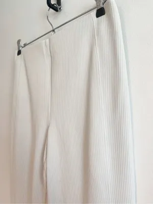Lululemon Ribbed Softstreme Zip-Leg High-Rise Cropped Pants 25" in Bone Size 10 thumbnail 6