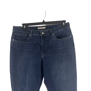 Levi's‎ Classic Straight Plus Size 16 Dark Wash Straight Jeans thumbnail 2