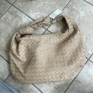 Urban Expression Ivory faux-Leather Bag NWT shoulder Tote NWT Hobo‎ Festival thumbnail 4