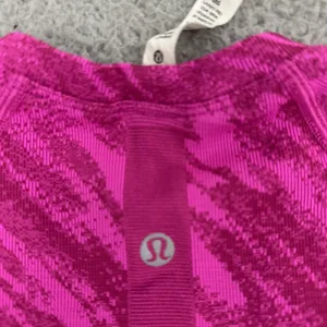 Lululemon Swiftly Tech Short Sleeve Shirt Mesh Camo Pow Pink‎ Athletic Women's 2 thumbnail 3