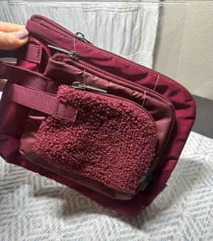 Target Plush Burgundy Women’s 3pc wristlet set NWT thumbnail 1