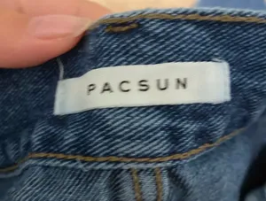 Mom Jeans thumbnail 2