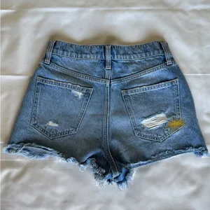 Arizona Jeans Light Blue Distressed Denim High-Rise Shorts thumbnail 5