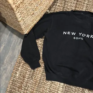Brandy Melville New York SoHo Crew in Black Size Small thumbnail 3