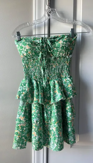 Green ruffle mini dress Size XS thumbnail 1
