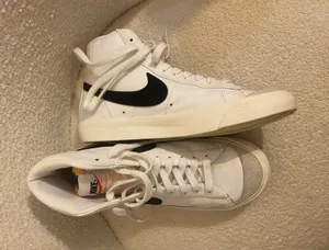 Nike Blazer Mid 77 thumbnail 1