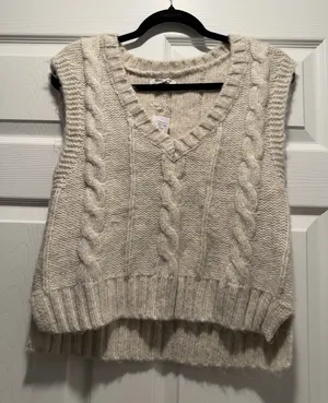 american eagle sweater vest  thumbnail 1