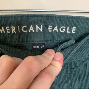 American Eagle Green Corduroy Mom Straight Jean Size 2 thumbnail 9