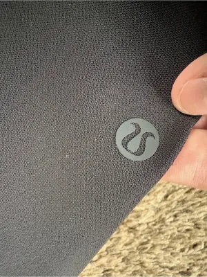 Lululemon On The Fly Short *Woven *2.5" Black thumbnail 4