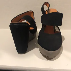 New/ color block light gray/ black/ rubber soles Size 6 thumbnail 2
