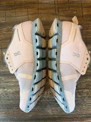 On Cloud Cloudflyer Waterproof Women 8 Rose Pink Grey Running Shoes thumbnail 7
