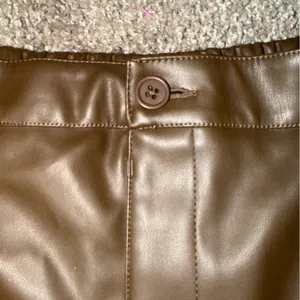 NWOT Steve Madden high wasted faux leather shorts women's size medium thumbnail 5