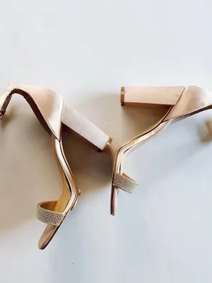 Badgley Mischka Embelished Block Heel Sandals Shoes Rose Size 6 thumbnail 8