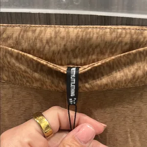 PrettyLittleThing Brown Beach Trousers thumbnail 3