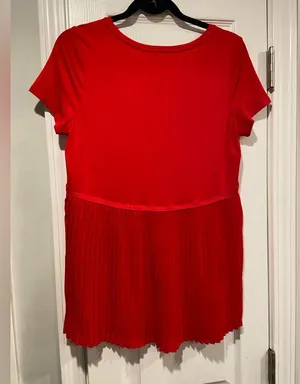 The Limited NWT Size L Red Short Sleeve V Neck Pleated Hem Flowy Tunic Stretch Top thumbnail 10