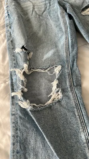 American Eagle curvy 90s high rise straight distressed jeans thumbnail 9