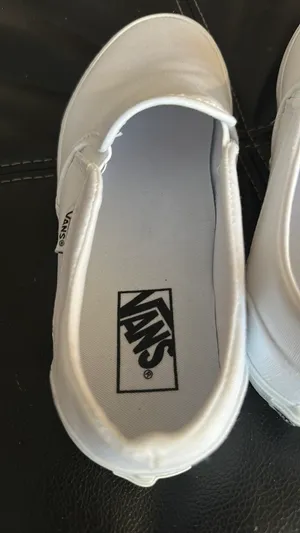 BRAND NEW all white slip on vans thumbnail 4