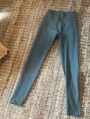 Beyond Yoga Green High Waisted Yoga Leggings thumbnail 1
