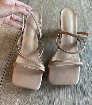 Shein Heels Tan Chunky thumbnail 1