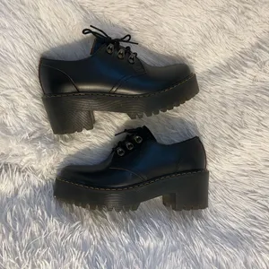 Dr. Martens Womens Leona Lo black vintage smooth heeled shoes thumbnail 3