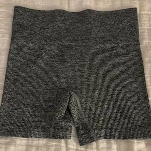 Colsie Spandex Shorts Size M thumbnail 1