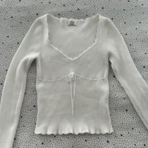 Aritzia Soloist Sweater White thumbnail 7