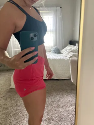 Lululemon Hotty Hot 4" thumbnail 5