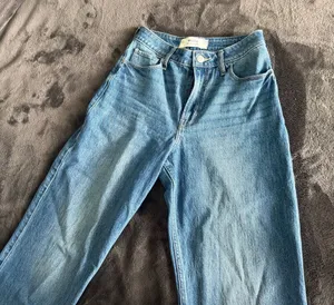 Hollister Jeans Ultra High-Rise Dad thumbnail 1