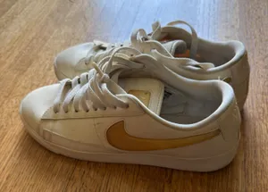 Nike Blazer Nike Blazer Low variation Jelly Jewel" Swoosh. GolAV9371-100 W 9.5 thumbnail 1
