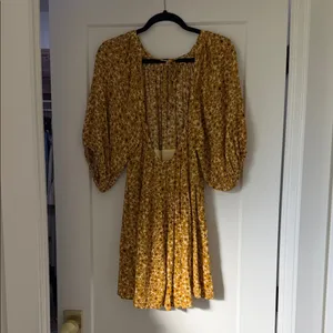VICI Low back Yellow Floral Peasant Dress thumbnail 2