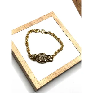 AVON Gold-Tone Rope Chain Bracelet W/ Rhinestone & Intricate Centerpiece Design thumbnail 3