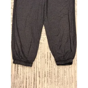 Nike women's small gray cropped jogger sweatpants thumbnail 8