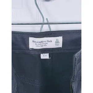 Abercrombie Curve Love Faux Leather Ankle Straight Pants Size 23 (000) Black thumbnail 4