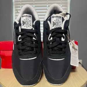 Reebok Unisex Classic Nylon Running Shoes, Black/White, US M9 W10.5 thumbnail 3