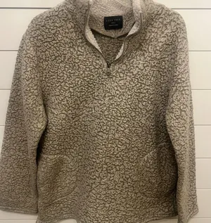Love Tree‎ 1/4 Zip Soft Pullover 
Fleece
Size small thumbnail 1