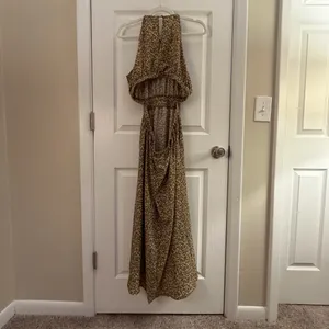 SheIn Green Floral Halter Neck Cut Out Waist Maxi Dress Medium thumbnail 2