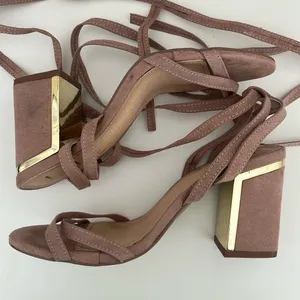 Lulu’s Suede Pink Gold Lace Up Strappy 3.5” Heel in Women’s Size 6.5 thumbnail 4