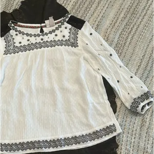 Knox Rose White Embroidered Peasant Top Size M thumbnail 4