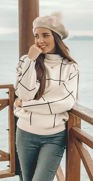 Simplee Black and White‎ Grid Turtleneck Sweater Size M thumbnail 1