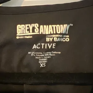 Black Grey’s Anatomy Srub Top thumbnail 3