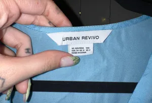 Urban Revivo V Neck Puff Sleeve Top thumbnail 6