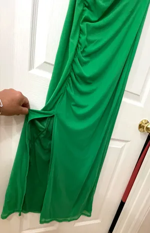 Elegant Green Evening Dress thumbnail 6