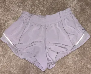 Lululemon Hotty Hot Short 2.5” thumbnail 2