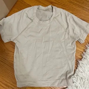 Lululemon Swiftly Tech Cropped thumbnail 1