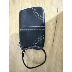Coach Small Black Leather Coin Zipper Wristlet w/Hangtag T thumbnail 2