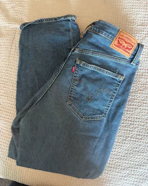 Levi’s Ribcage Straight Ankle Women’s Jeans thumbnail 1