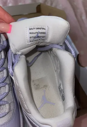Air Jordan Retro Low Women’s thumbnail 4