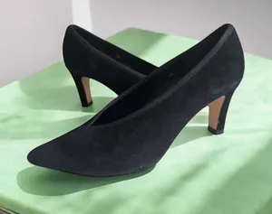 VAN ELI Womens Black Suede Pointed Heels Size 6 thumbnail 1