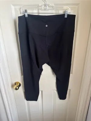 Lululemon Align Crop 23" Black Athletic Leggings thumbnail 4