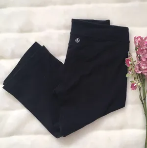 Lululemon Black Groove Crop Pant 4 thumbnail 1